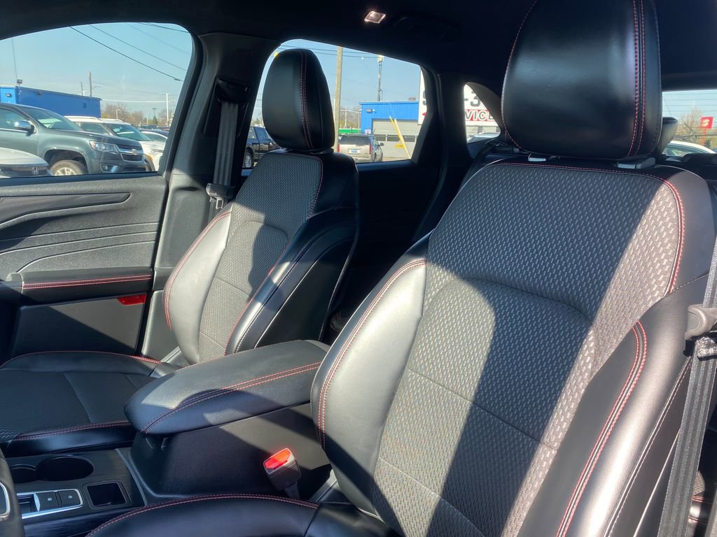 Used 2024 Ford Escape ST-Line w/ Tech Pack #1 AWD/4WD image 10