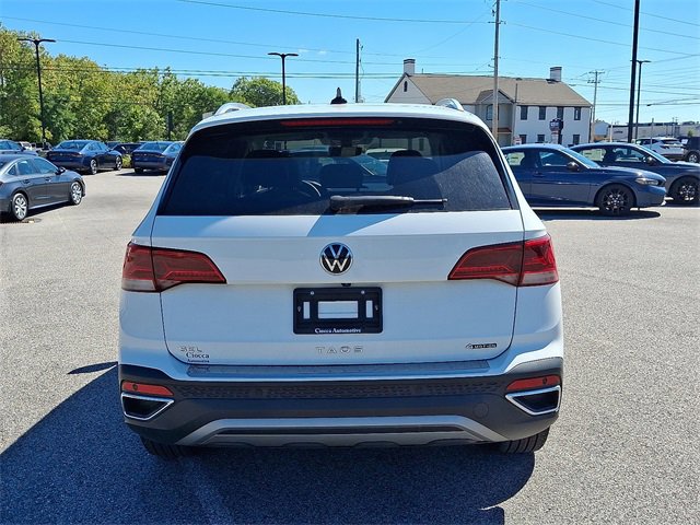 Used 2022 Volkswagen Taos SEL w/ Panoramic Sunroof Package image 11