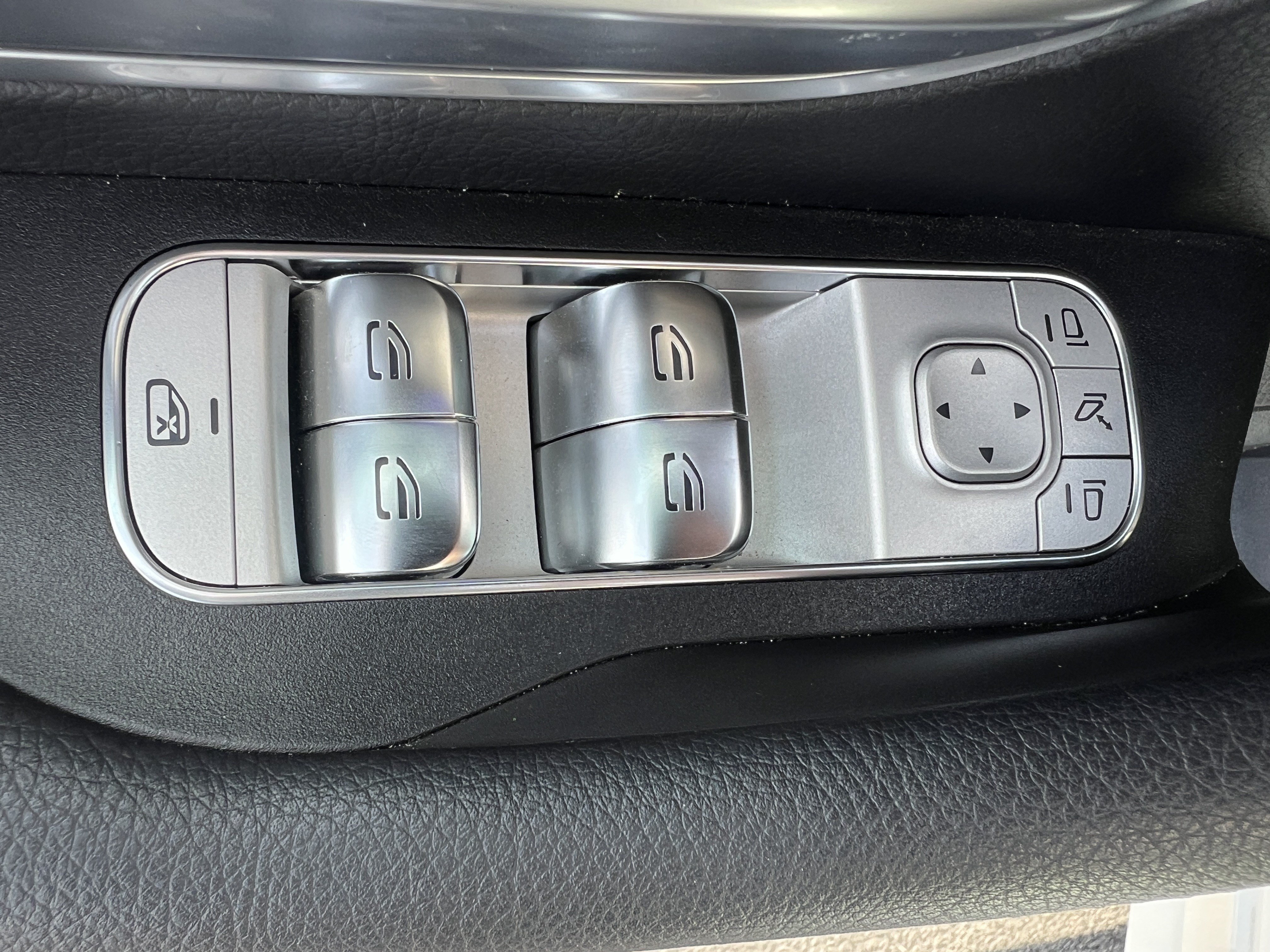 Certified 2025 Mercedes-Benz GLE 350 4MATIC image 15