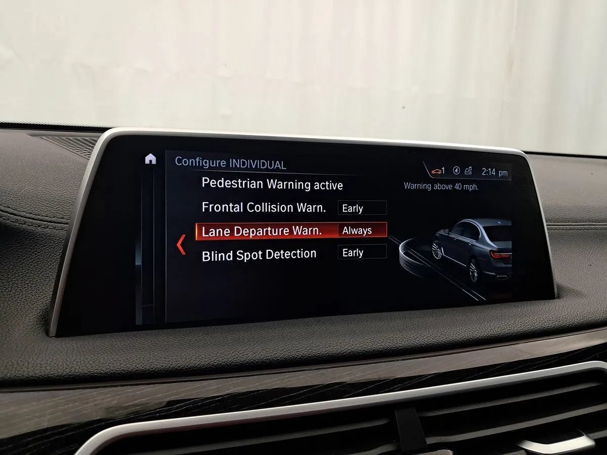 Used 2019 BMW 750i xDrive w/ M Sport Package AWD/4WD image 18