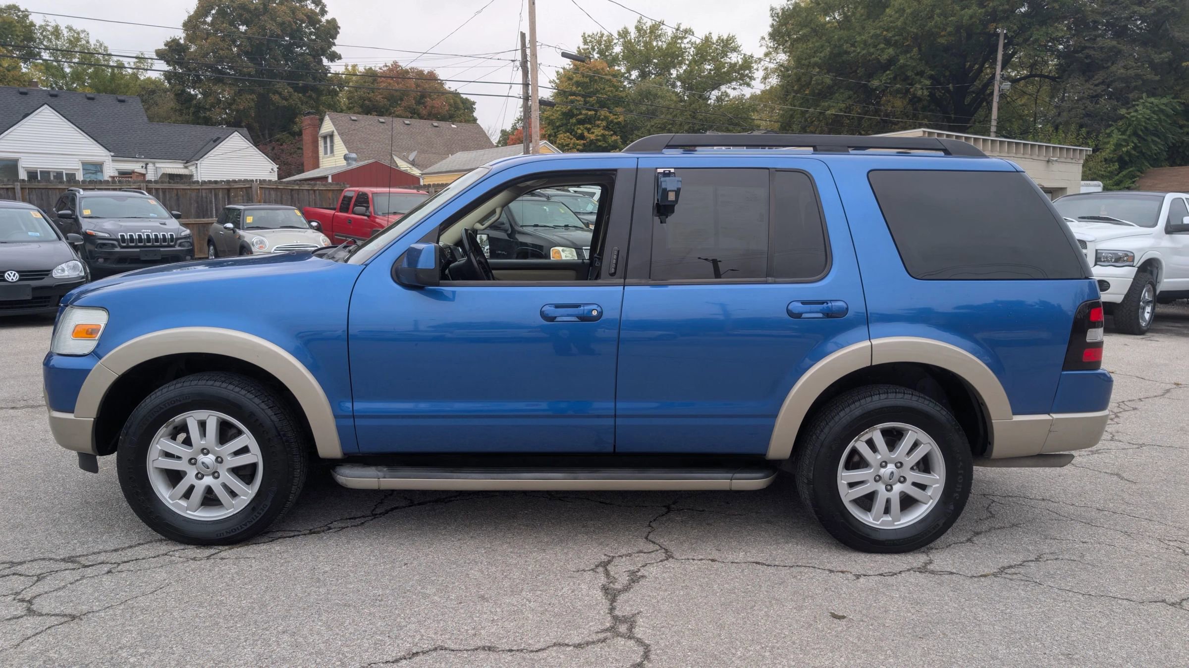 Used 2010 Ford Explorer Eddie Bauer image 2