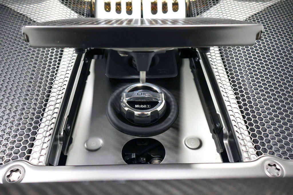 Used 2015 Porsche 918 Spyder image 63