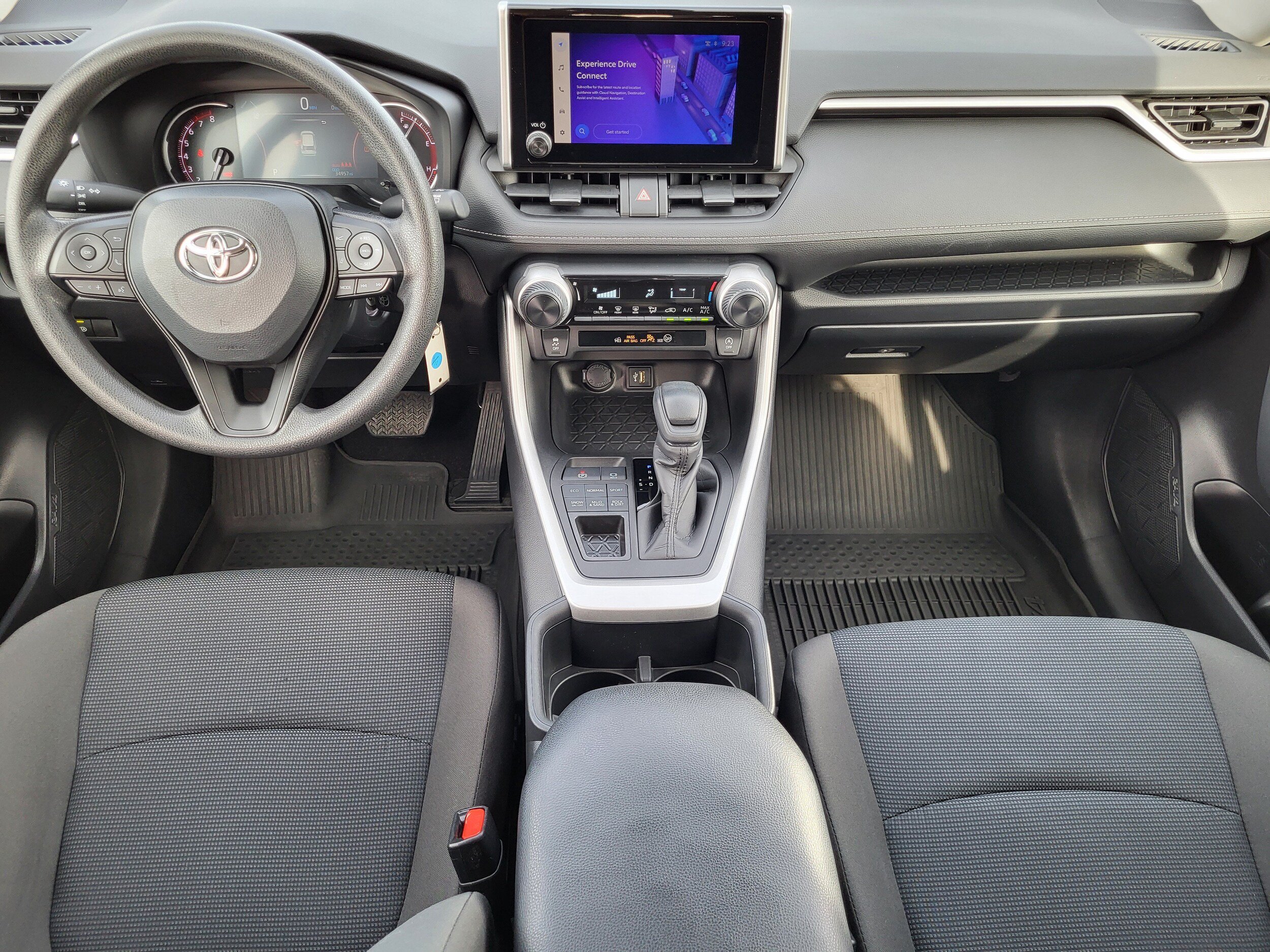 Used 2023 Toyota RAV4 LE AWD/4WD image 12
