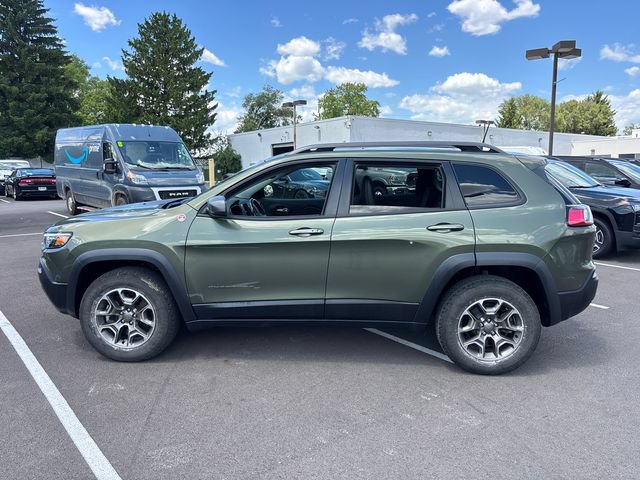 Used 2021 Jeep Cherokee Trailhawk w/ Sun, Sound & Nav Group AWD/4WD image 3