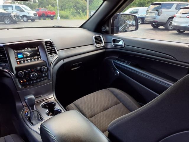 Used 2019 Jeep Grand Cherokee Laredo image 22