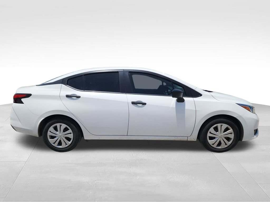 Used 2023 Nissan Versa S FWD image 9
