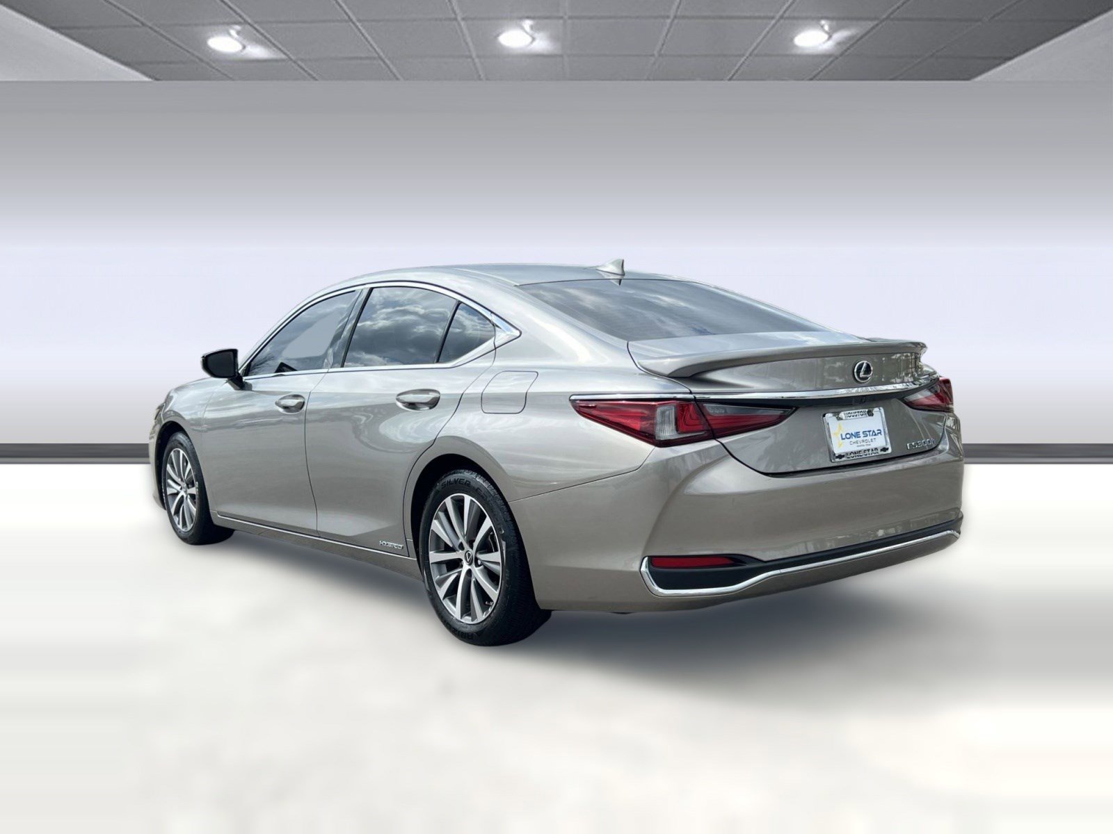 Used 2020 Lexus ES 300h w/ Accessory Package image 3