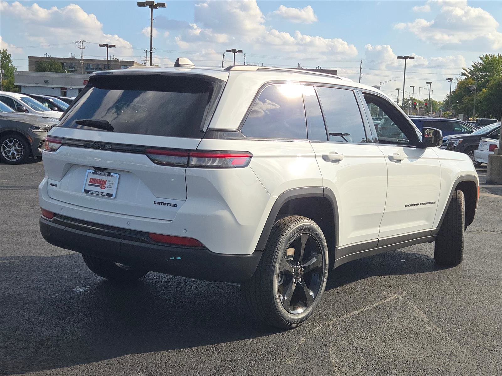 New 2025 Jeep Grand Cherokee Limited w/ Black Appearance Package image 11