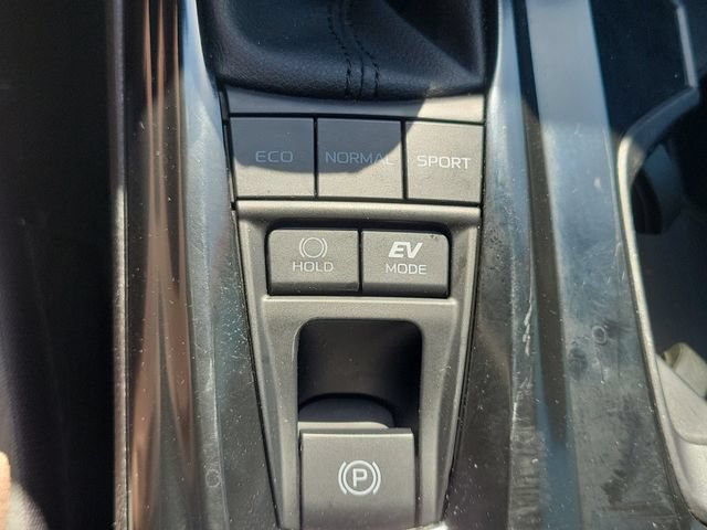 Used 2025 Toyota Camry LE FWD image 29