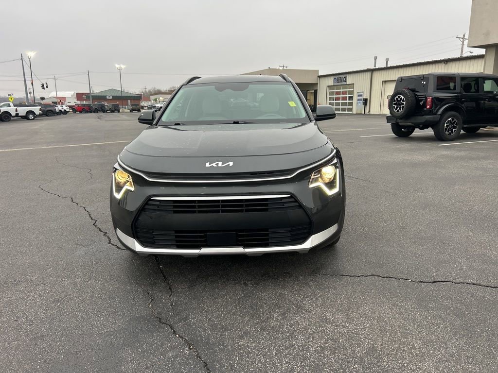 Used 2023 Kia Niro EX image 8