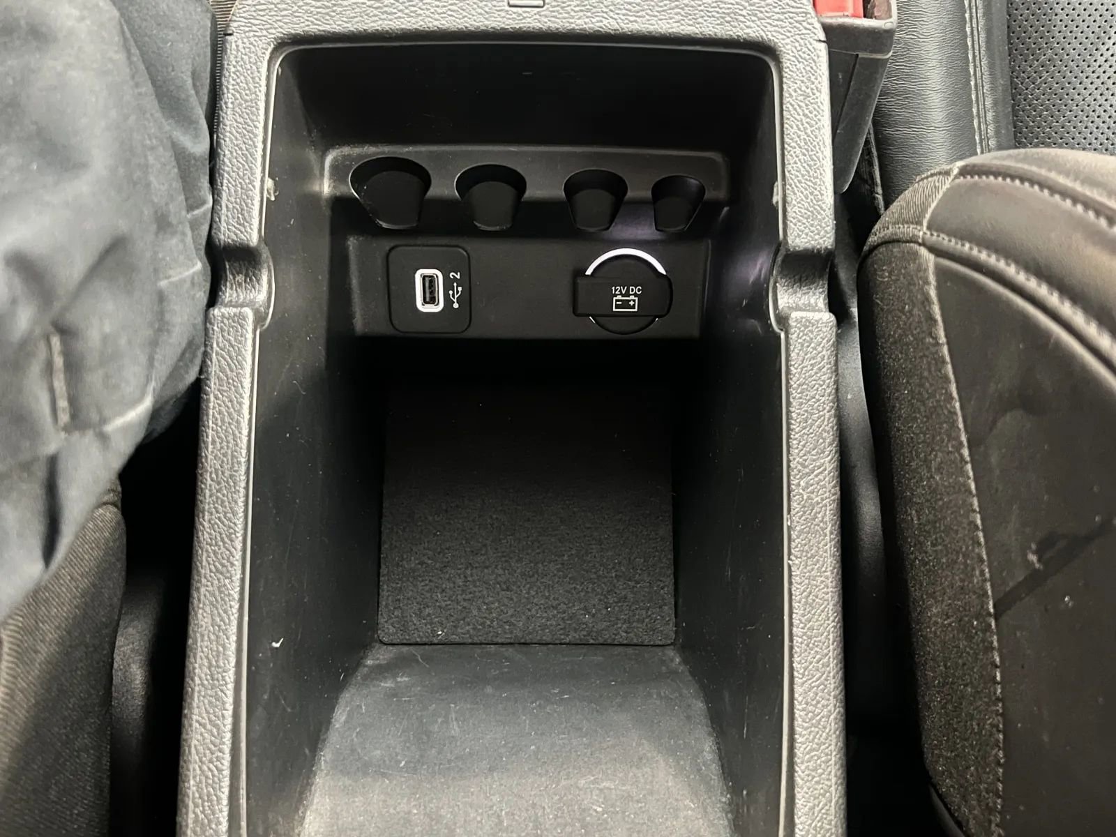 Used 2020 Jeep Cherokee Limited image 49