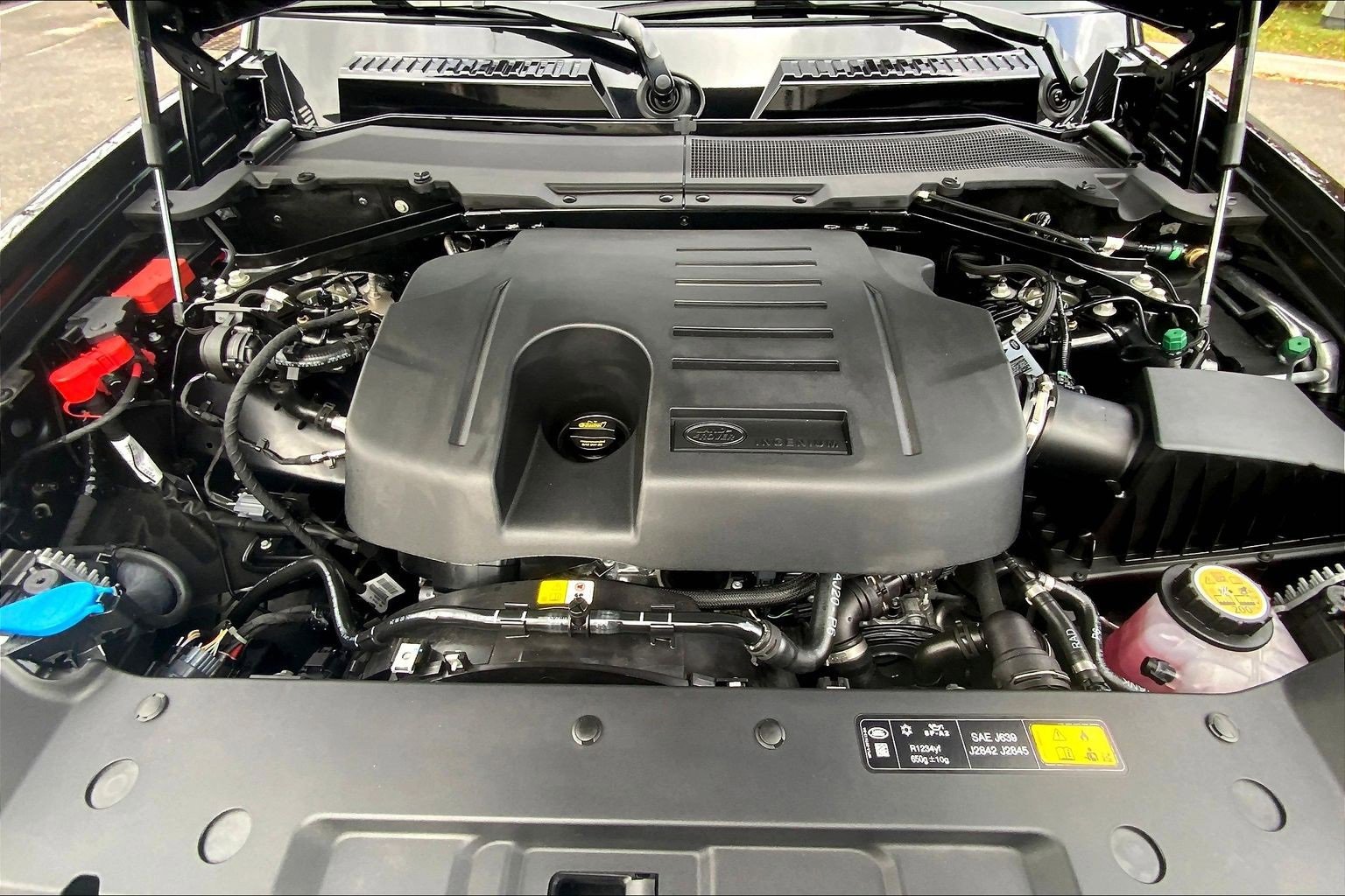 Used 2025 Land Rover Defender 110 S image 29