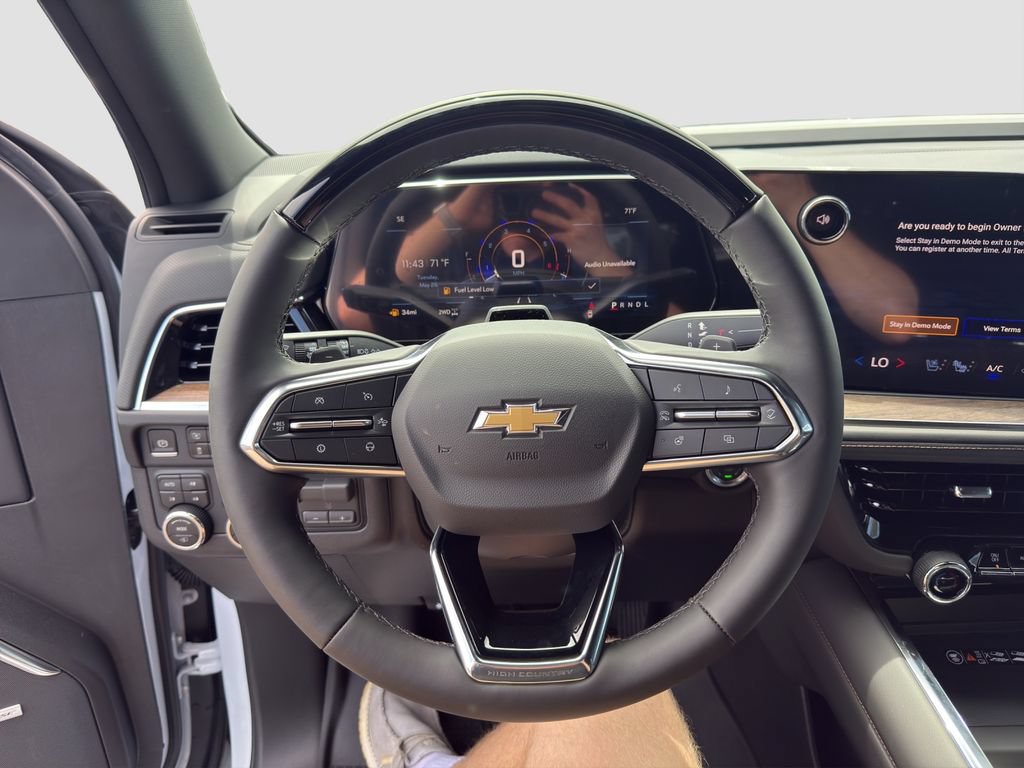New 2026 Chevrolet Suburban High Country AWD/4WD image 10