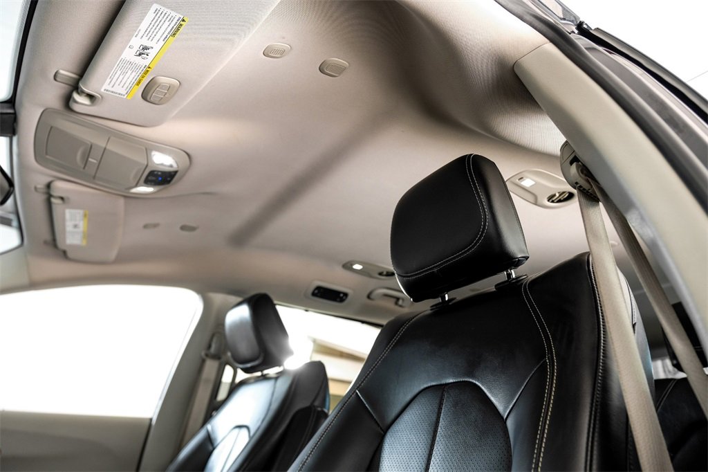 Used 2020 Chrysler Voyager Lxi image 31