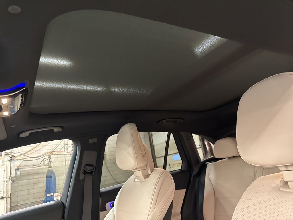 Used 2025 Mercedes-Benz GLC 350e image 21