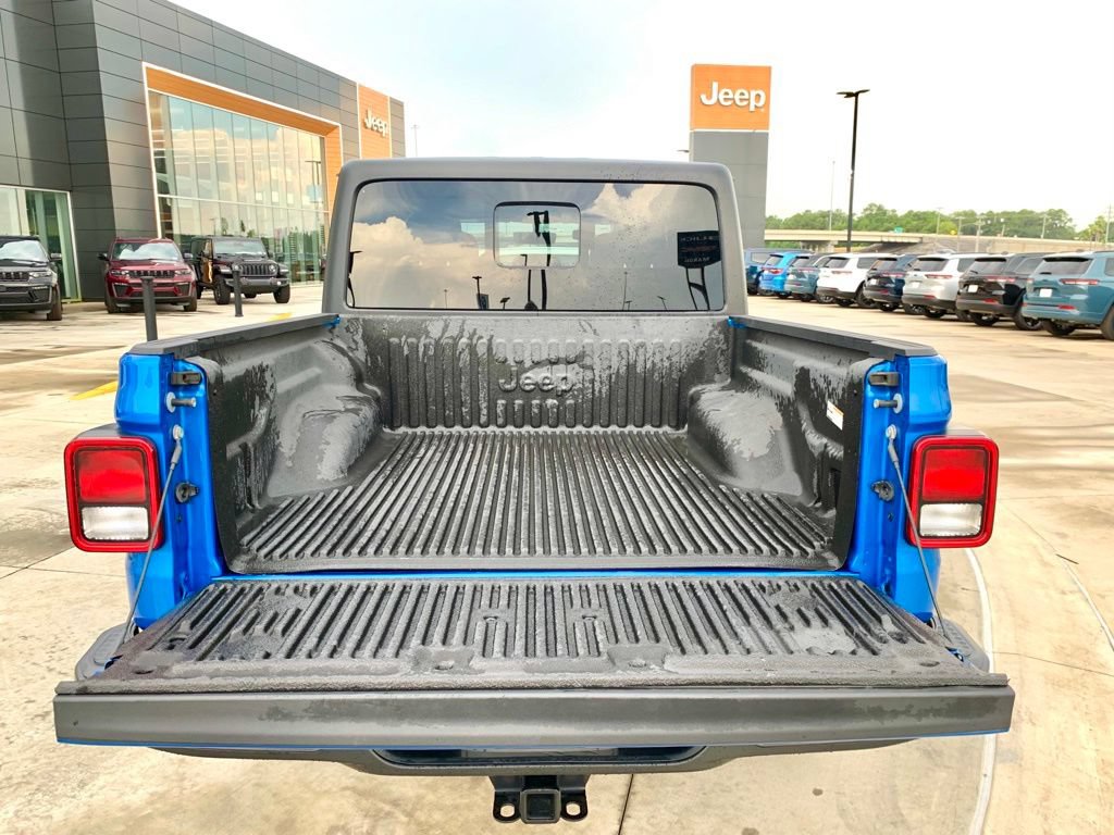 Used 2023 Jeep Gladiator Sport AWD/4WD image 20