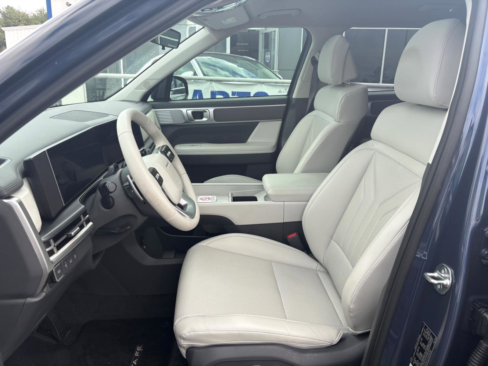 Used 2025 Hyundai Santa Fe SEL image 17