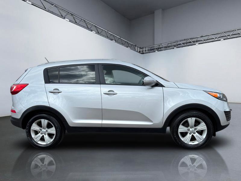 Used 2011 Kia Sportage LX w/ Convenience Pkg FWD image 3
