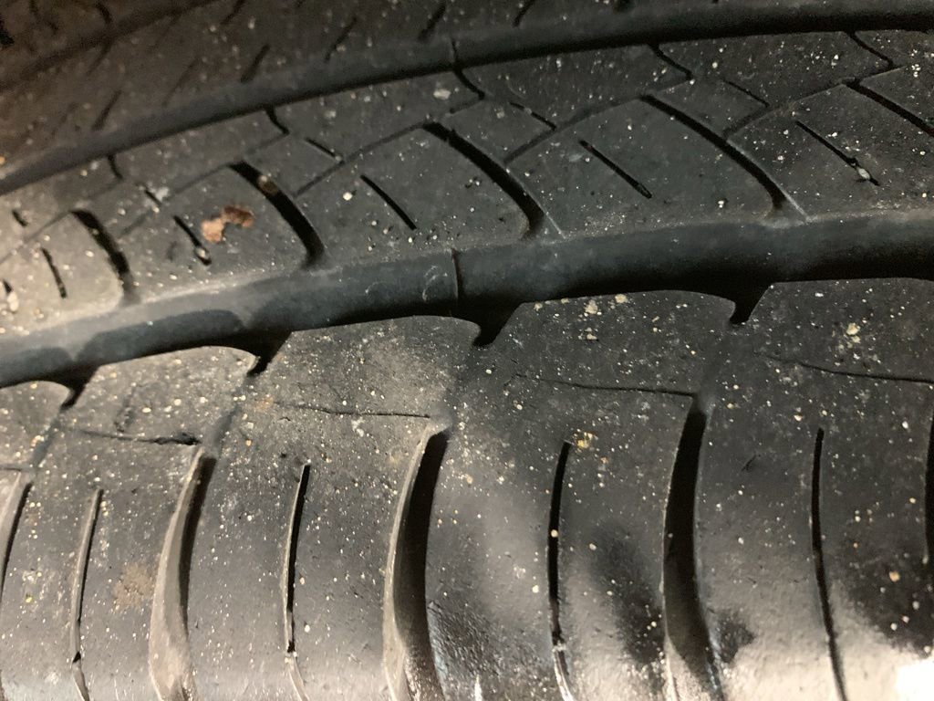 Used 2020 Ford Edge SE image 39