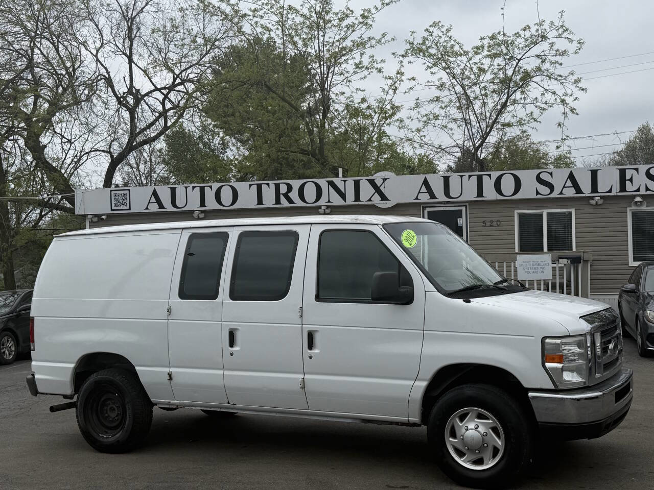Used 2012 Ford E-250 and Econoline 250 w/ PWR Group RWD image 2