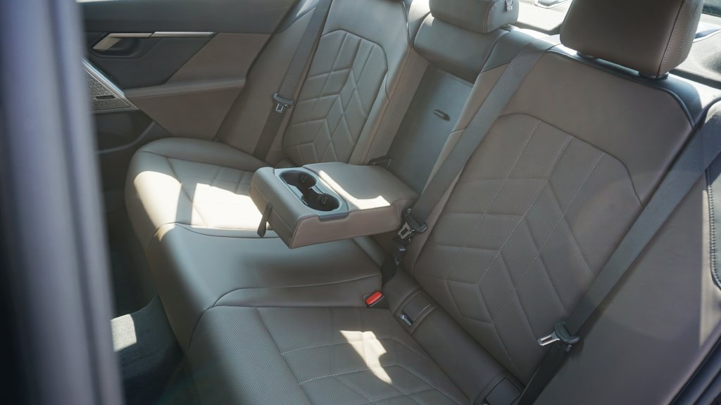 New 2027 BMW 530i xDrive w/ Premium Package AWD/4WD image 13