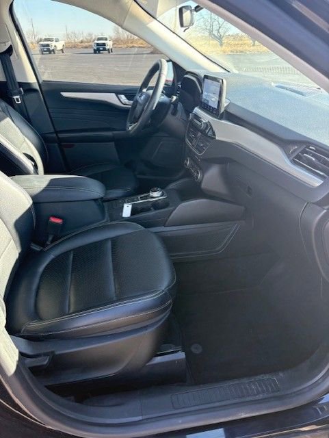 Used 2021 Ford Escape SEL w/ Technology Package image 18