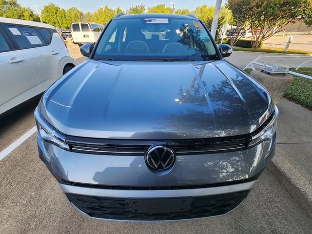 Used 2025 Volkswagen Taos SE FWD video 2