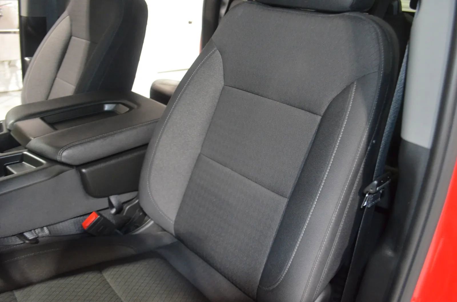 Used 2025 Chevrolet Silverado 1500 LT image 13