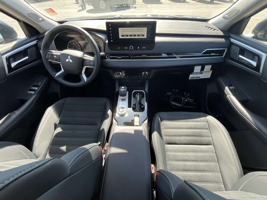 New 2026 Mitsubishi Outlander SE image 16