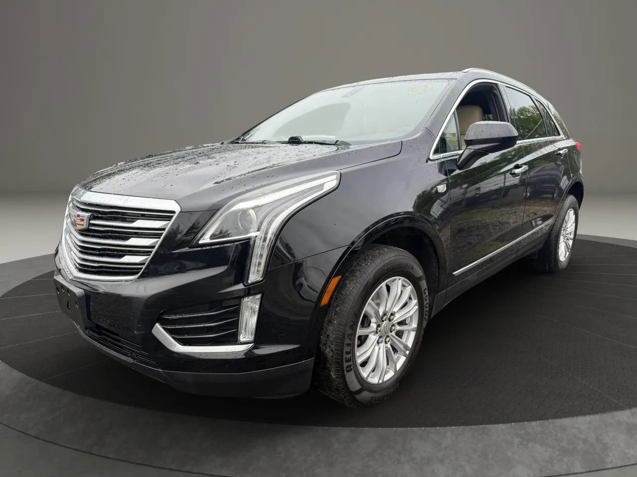 Used 2018 Cadillac XT5 AWD image 1