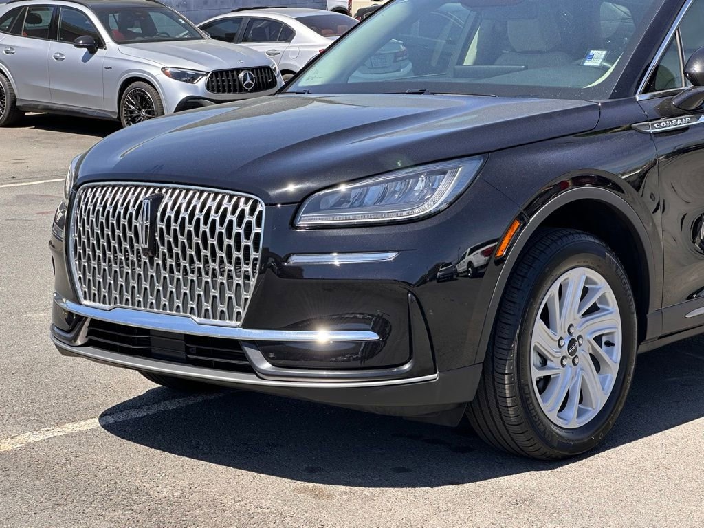 Used 2025 Lincoln Corsair FWD image 37
