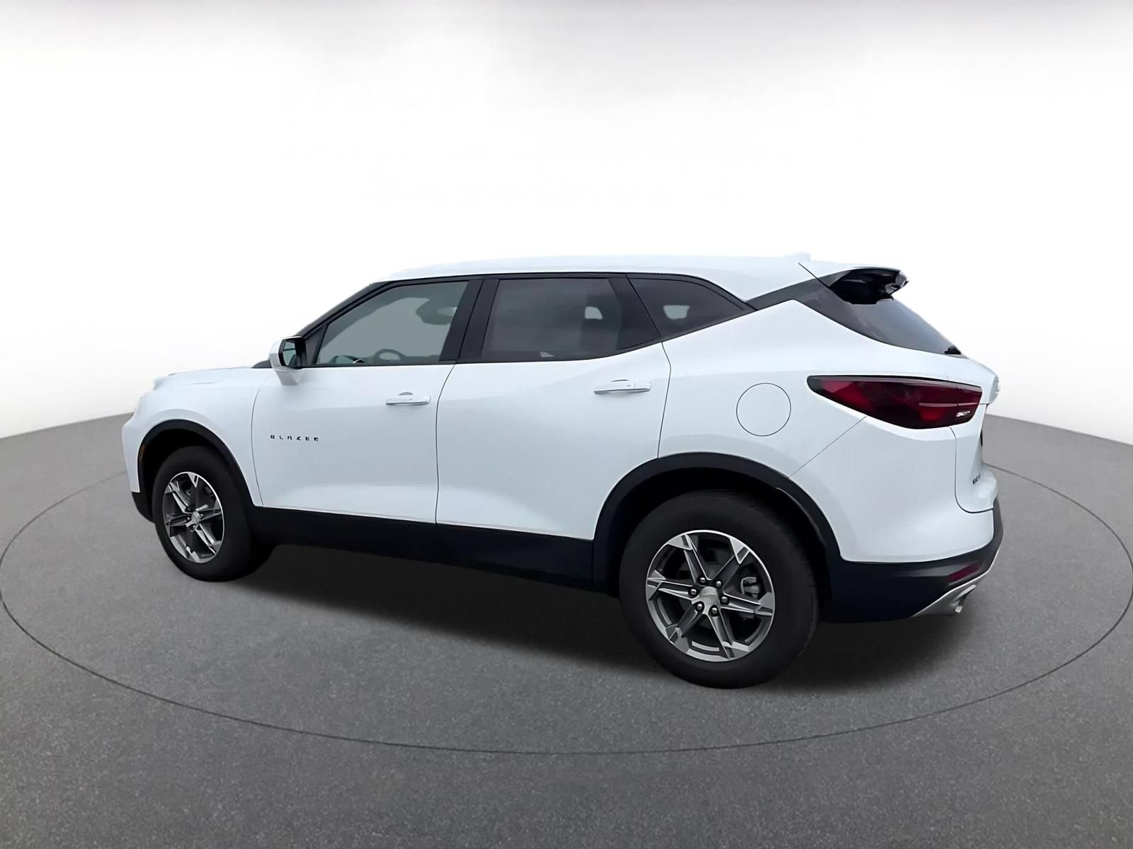 Used 2025 Chevrolet Blazer LT FWD image 10