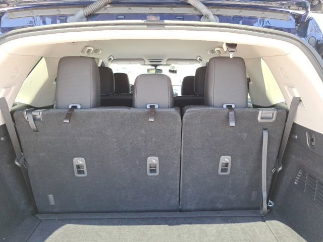 Used 2024 Nissan Pathfinder SV w/ Lighting Package (N92) FWD image 12