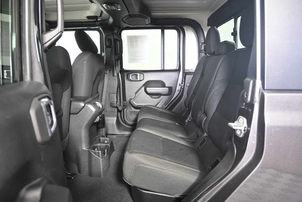 Used 2023 Jeep Gladiator Sport AWD/4WD image 17