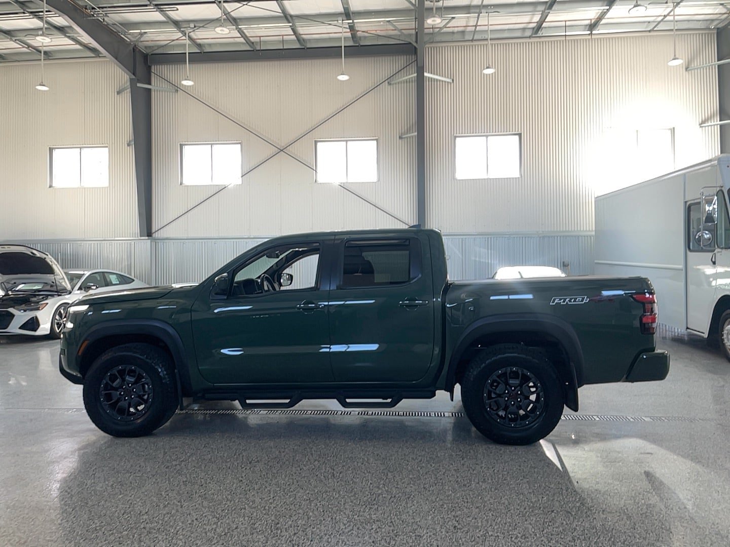 Used 2024 Nissan Frontier PRO-4X w/ Pro Premium Package AWD/4WD image 4