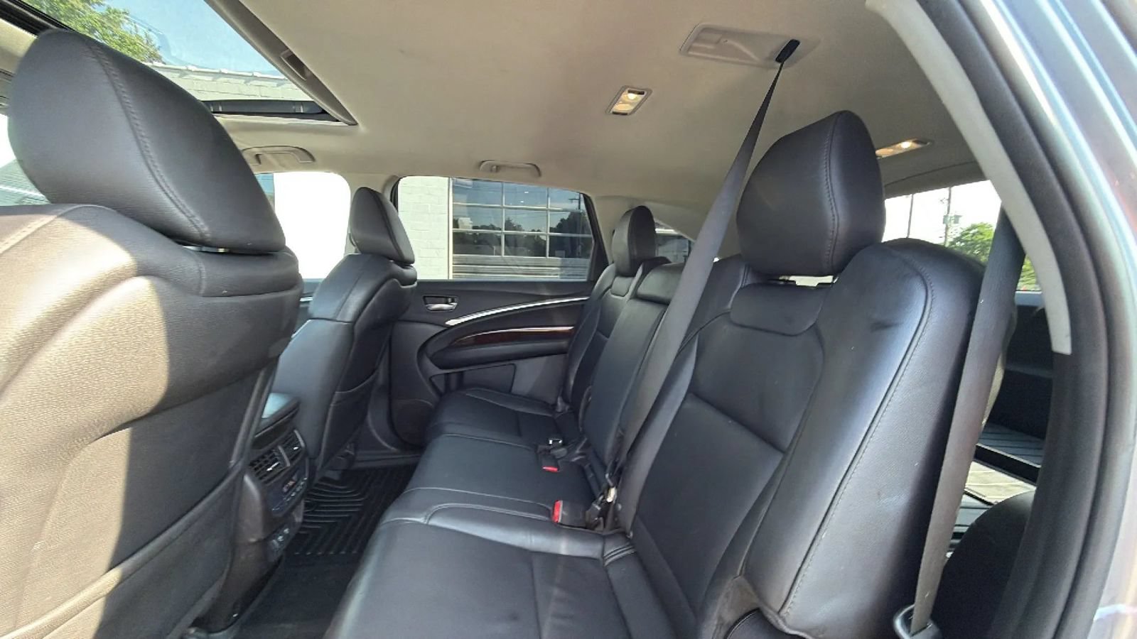 Used 2017 Acura MDX SH-AWD image 39