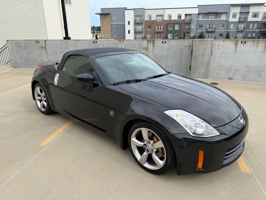 Used 2006 Nissan 350Z Grand Touring RWD image 9