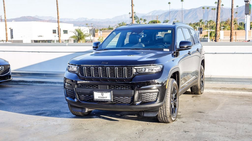 New 2025 Jeep Grand Cherokee L Altitude image 4