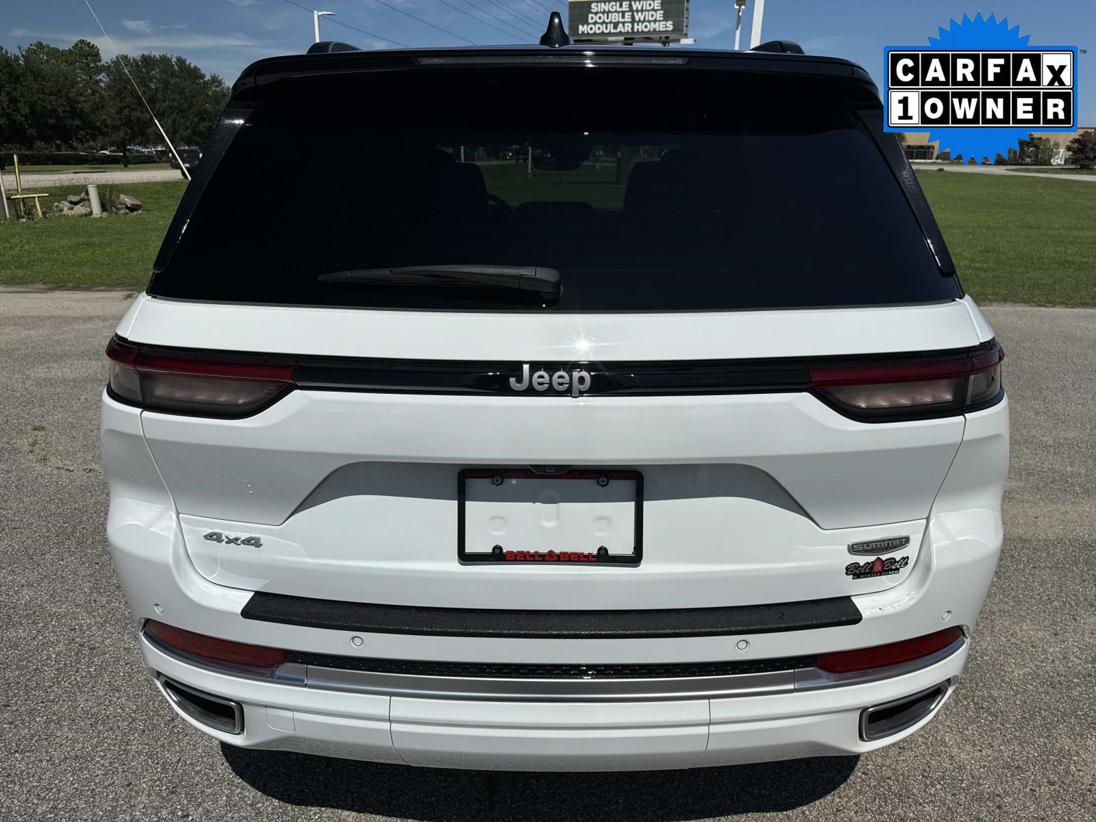 Used 2025 Jeep Grand Cherokee Summit AWD/4WD image 5