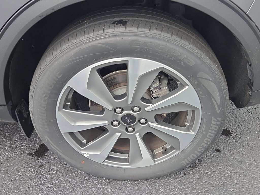 Used 2025 Ford Escape Platinum AWD/4WD image 9