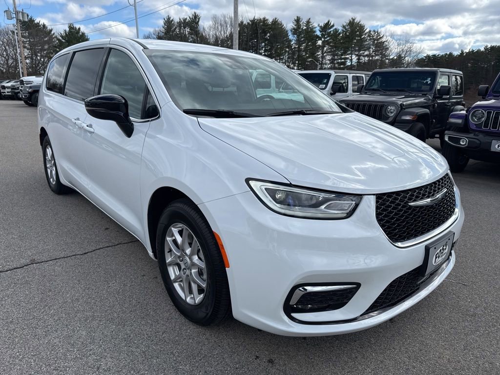 New 2026 Chrysler Pacifica Select FWD image 7