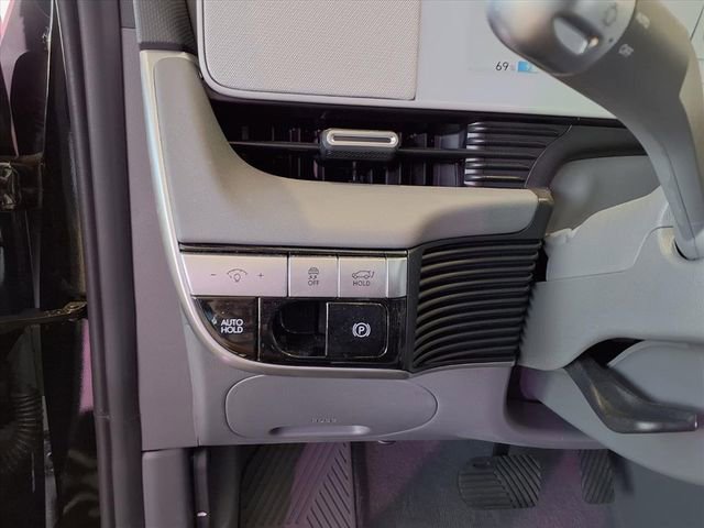 Used 2024 Hyundai Ioniq 5 Limited image 13