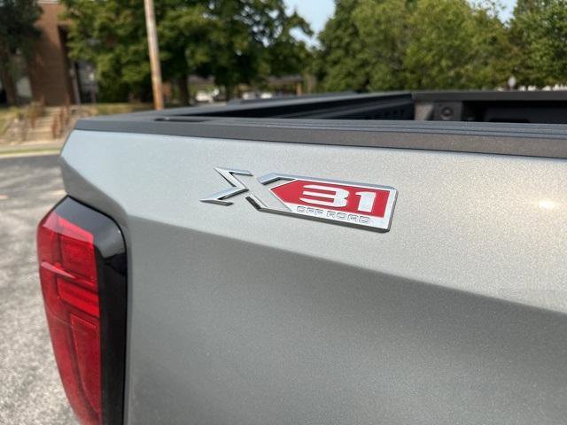 New 2026 GMC Sierra 1500 SLE image 6