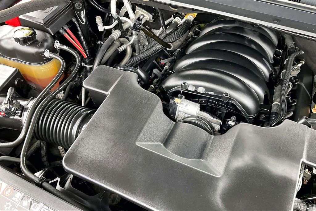 Used 2020 Chevrolet Suburban LT RWD image 32