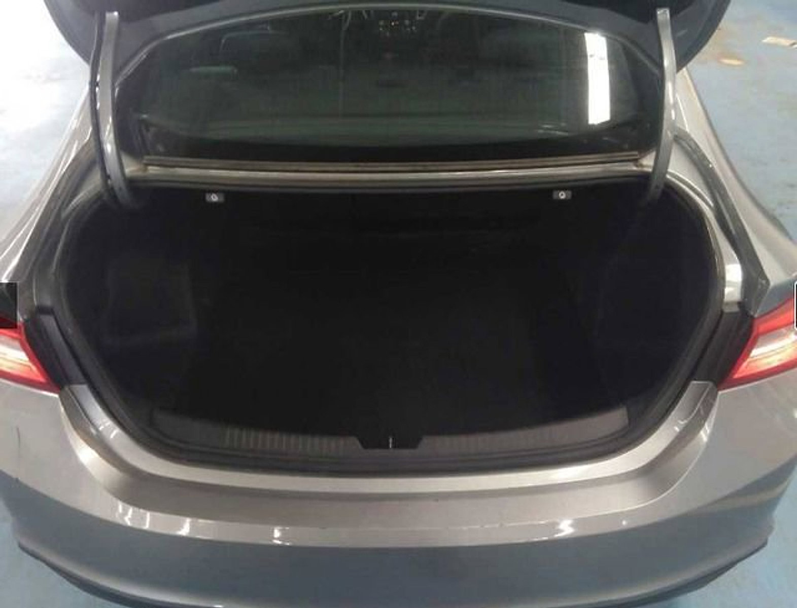 Used 2023 Chevrolet Malibu LT FWD image 21