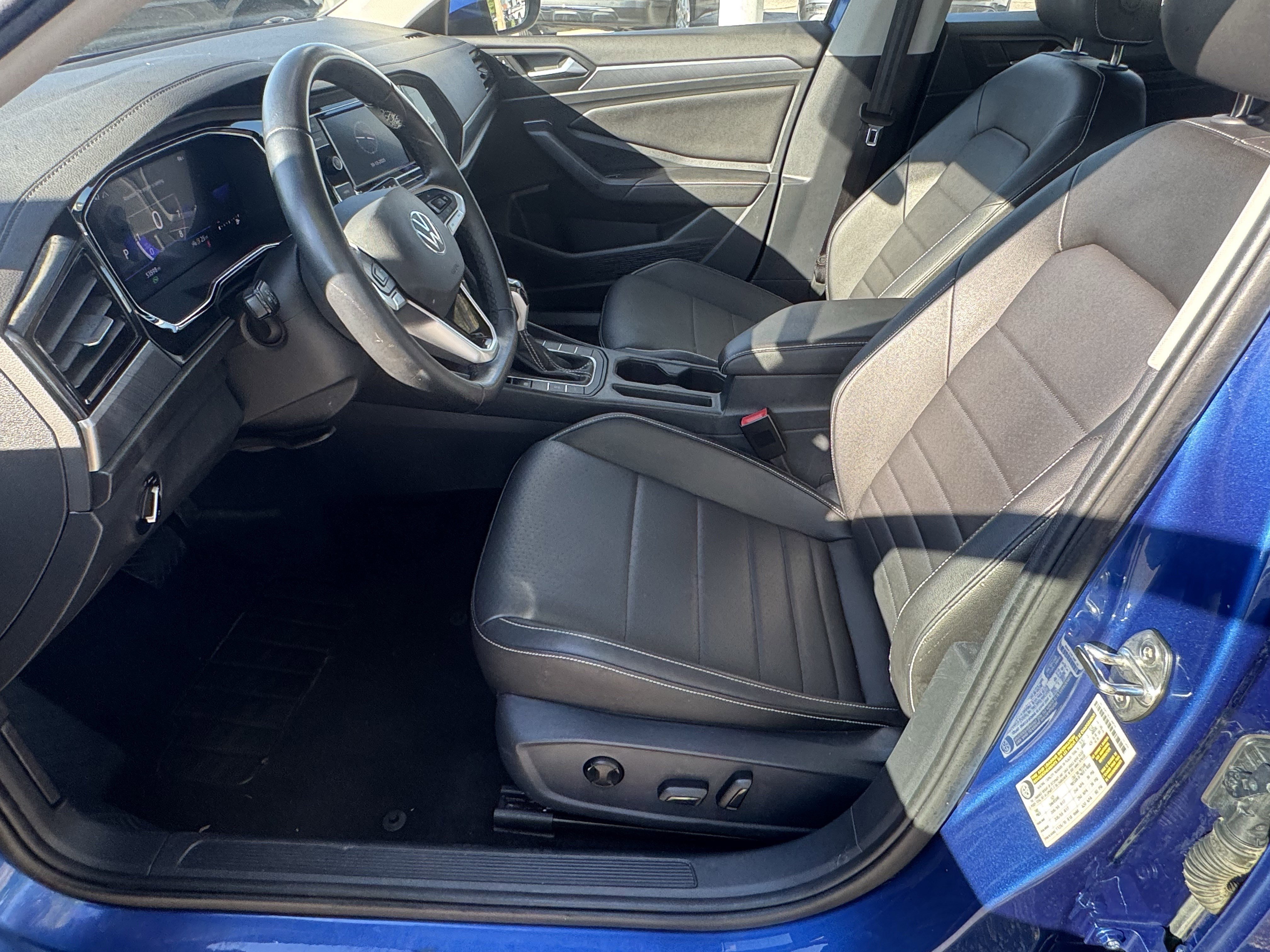 Used 2024 Volkswagen Jetta SE image 10