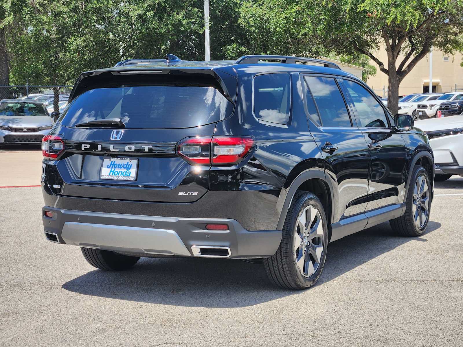 Used 2026 Honda Pilot Elite image 6