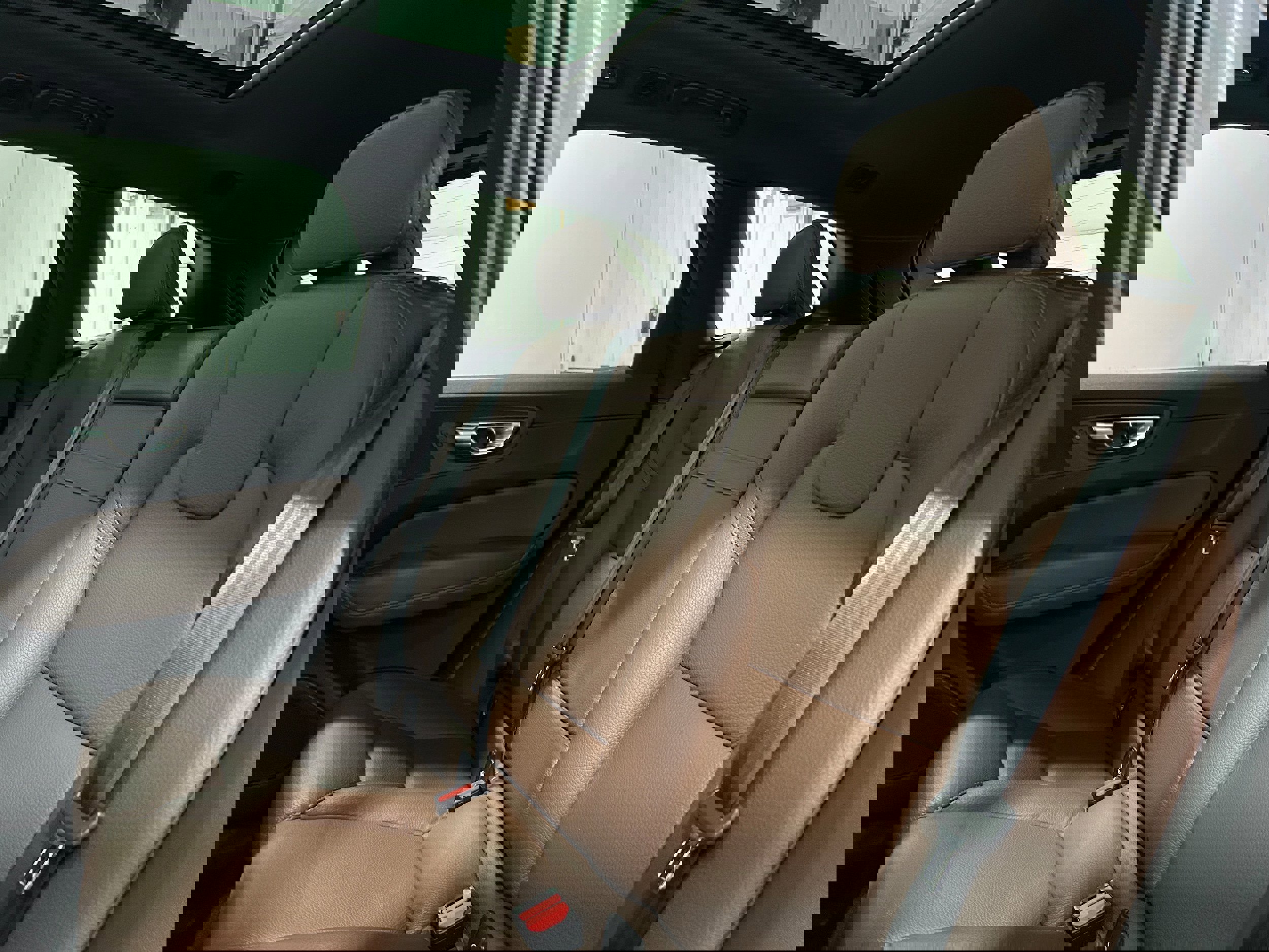 Used 2021 Volvo XC60 T5 Momentum w/ Premium Package image 29