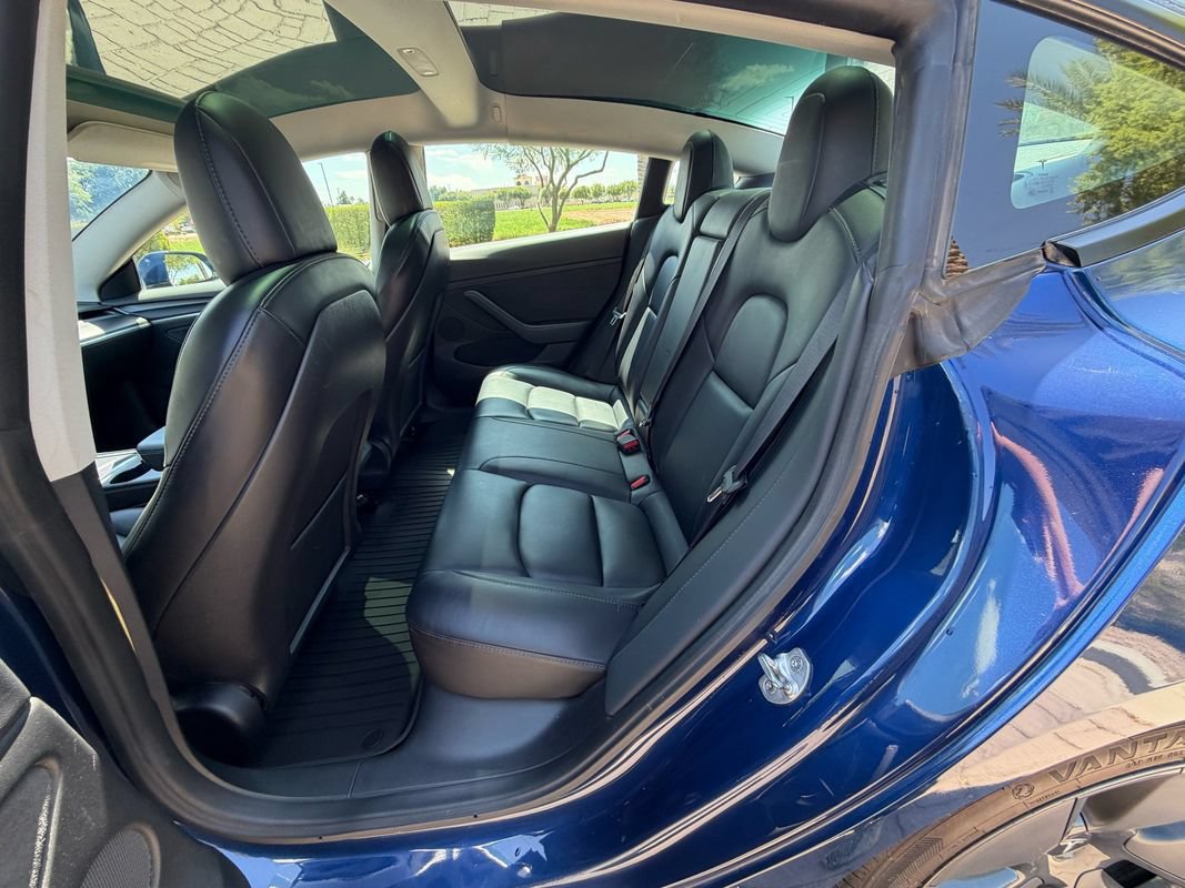 Used 2022 Tesla Model 3 Long Range AWD/4WD image 11