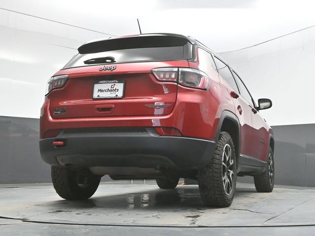 Used 2025 Jeep Compass Trailhawk AWD/4WD image 42